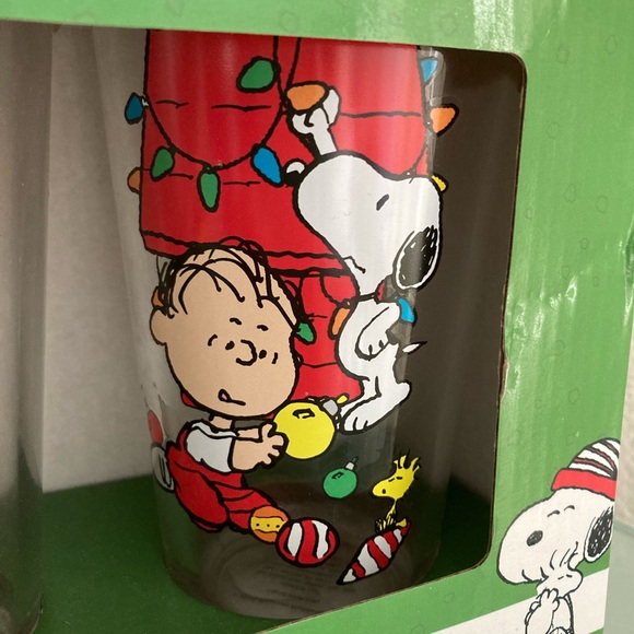 Peanuts 4-pc Glass Set - Picture 9 of 10
